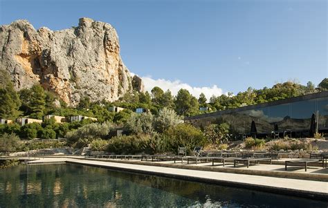 Blend In With These Landscape Hotels Best Hotel Landscape Design