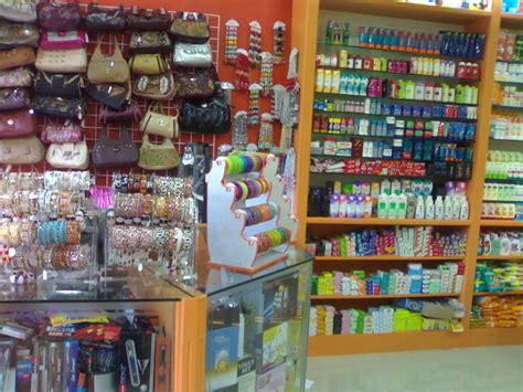Chiseler Interiors: Fancy shop