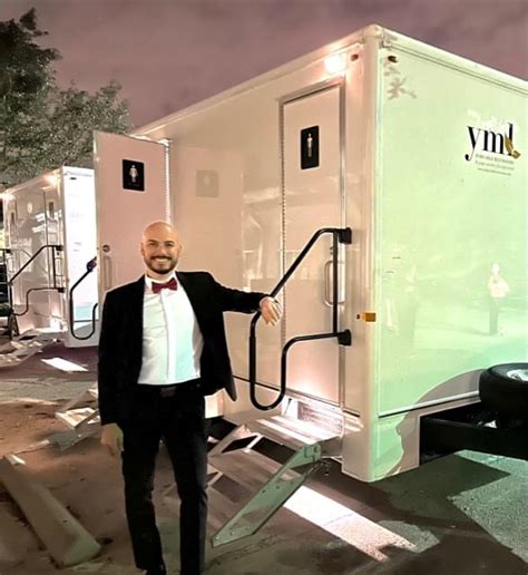 How Luxury Portable Restrooms Elevate Corporate Events
