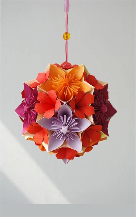 Maybe you would like to learn more about one of these? Die Magie der Origami Blume | Origami patterns, Origami ...