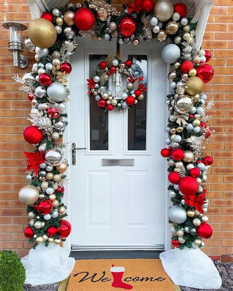 32 Front Door Christmas Decoration Ideas Youll Love