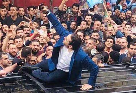 ترأس رئيس الحكومة المكلف سعد الحريري ظهر اليوم في بيت الوسط اجتماعا لكتلة المستقبل النيابية جرى خلاله البحث في آخر المستجدات السياسية والتطورات. هل حقاً يتمنى سعد الحريري العودة لتشكيل الحكومة؟