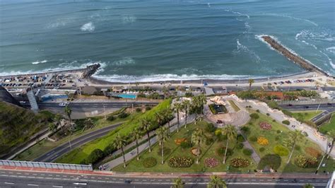 Vista Aérea Do Distrito De Miraflores Em Lima Peru Foto Premium