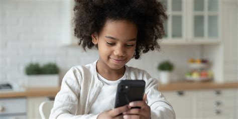 How To Keep Your Child Safe On Their Mobile Phone Gohenry