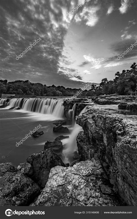 Grand Falls Waterfall — Stock Photo © Greenheronphoto 315148406