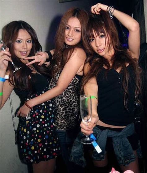 Sexy Girls In Chinese Night Clubs 30 Pics