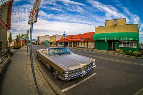 Parisiene Downtown Courtenay Bc Editorial Image Image Of