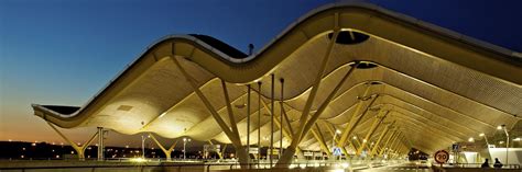 The population of the city is roughly 3.3 million with a metro area population of almost 6.5 million. Location de voiture Madrid A. Suarez Aéroport SIXT