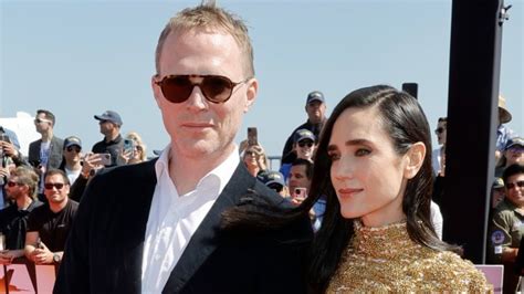 “i m never gonna live this down” paul bettany after wife jennifer connelly s ‘top gun sequel