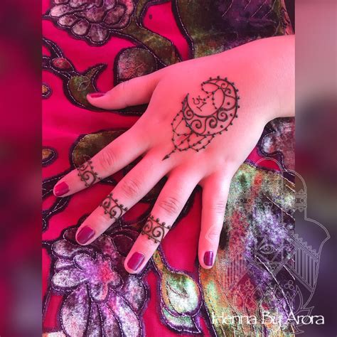 Moon Henna Henna By Arora Hennabyarora Henna Hand Tattoo Hand