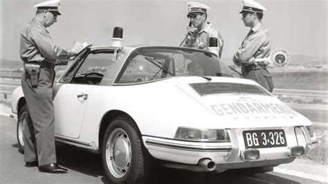 Check Out These Vintage Photos Of Porsche 911 Police Cars In Austria