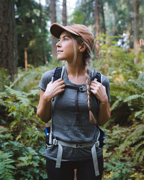 What To Wear Hiking As A Woman Renee Roaming