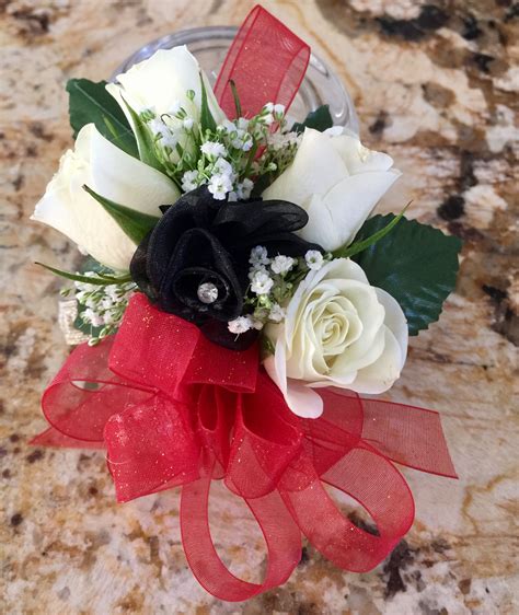 Homecoming Or Prom Wrist Corsage Wrist Corsage Prom Wrist Corsage