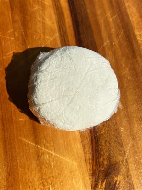 How to Make Mozzarella Cheese (2 ingredients: Milk and Vinegar)