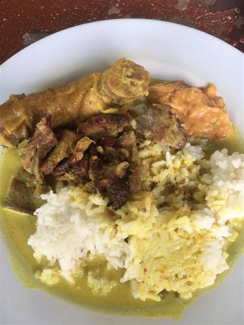 Rasa santan yang asli membangkitkan rasa lemaknya. Merasai Makanan Warisan Kuala Pilah Di Zaini Salai House ...