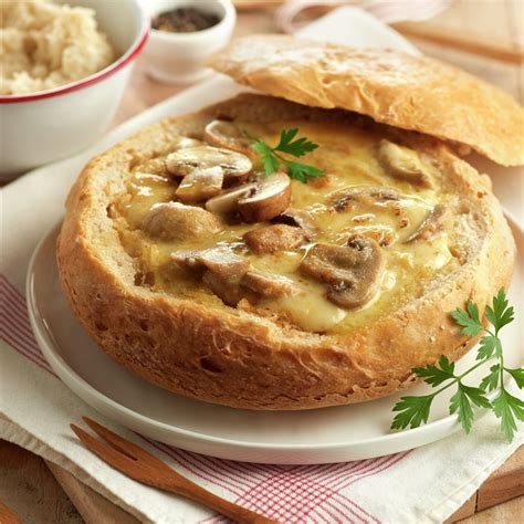 Pan Relleno De Queso Fundido Y Champiñones