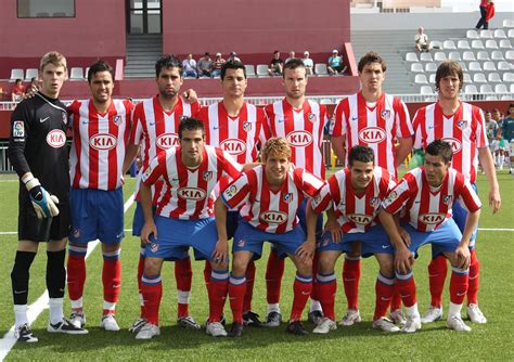 It shows all personal information about the players, including age. Atlético Madrid - Wikipedia