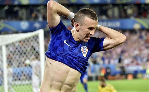 Fantastic play and touch from perišić, and the finish is an absolute barnstormer. Croatia's Ivan Perisic - Barcelona's alternative to Nolito?