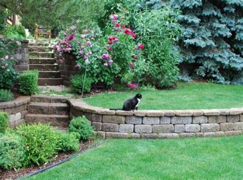 32 Beautiful Front Yard Retaining Wall Ideas Perfect For Your Front House