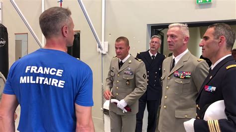 Le général lecointre avait succédé en juillet 2017 à pierre de villiers, qui avait démissionné avec fracas sur fond de coupes budgétaires abruptes et de réformes au pas de charge. Le général Lecointre visite le Centre national des sports ...