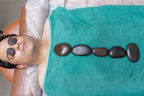 What Is Hot Stone Therapy And How It Works Jindal Naturecure Institute