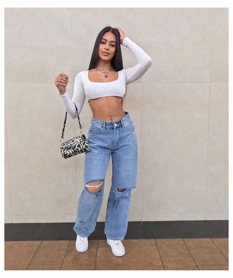 Flor De La Rosa On Instagram “crop Tops And Baggy Jeans ” Baggy Jeans
