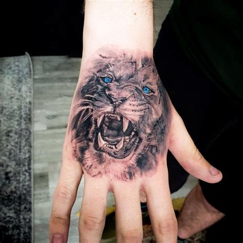 Aggregate 80 Roaring Lion Tattoo On Hand Esthdonghoadian