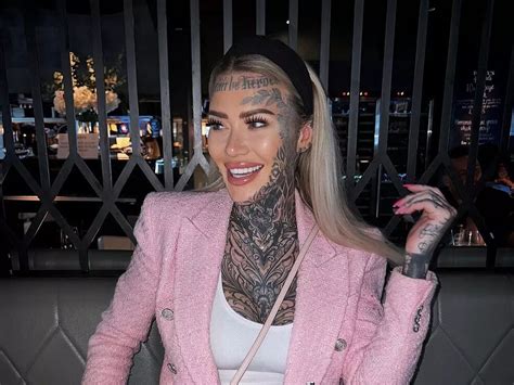 Britain S Most Tattooed Woman Strips To Racy Lingerie To Flaunt £35k Inkings Amalito