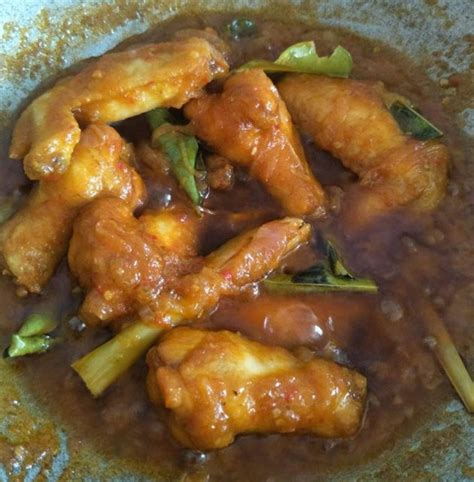 Nah, kali ini idn times berbagi resep ayam saus tiram yang bisa jadi menu akhir pekanmu. Resepi Ayam Masak Thai Viral Menu Berbuka Puasa