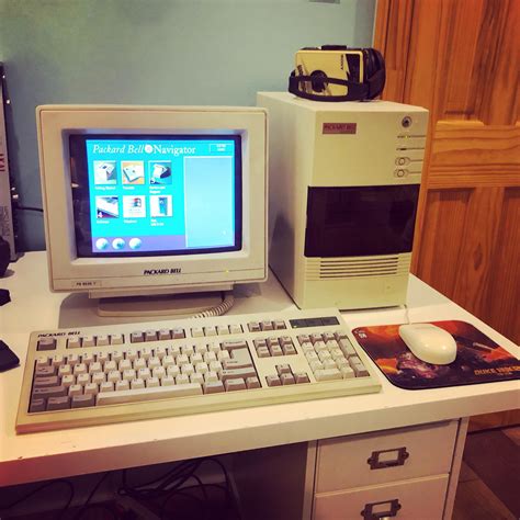 This Is What A 90s Computer Looks Like R90s