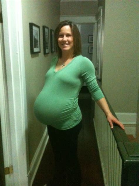 2moms2dogs2babies 36 Week Bump