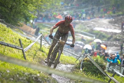 İsviçre bisikletiyle ilgili bu biyografik. Mathias Flückiger gewinnt UCI MTB Worldcup-Auftakt in ...
