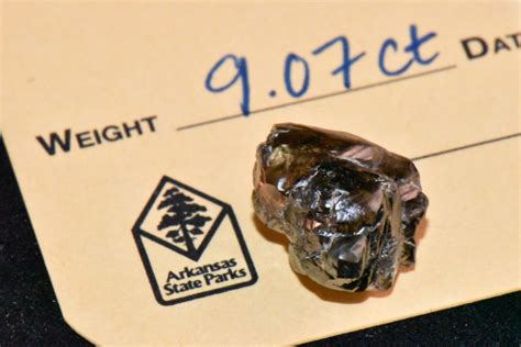 bank manager finds 9 07 carat diamond in arkansas state park white river now batesville ar