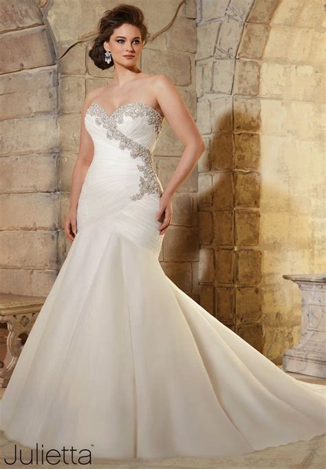 See more ideas about wedding dresses, dresses, bridal gowns. Plus Size Wedding Dresses: A Simple Guide - MODwedding
