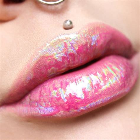Holographic Lips Lip Switches By Sigmabeauty Cute Beauty Beauty
