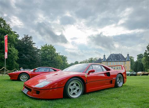 As i browsed this forum like i do everyday, i saw the seattle bmw ferrari red post. Ferrari F40 And Ferrari 288 Gto 1980s Supercars In Ferrari Red Stock Photo - Download Image Now ...