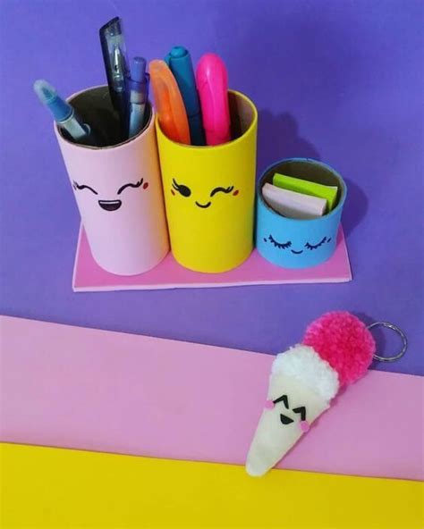 Porta canetas feitas com rolo de papel higiênico Crafts Doll Diy Crafts Crafts Hacks Diy