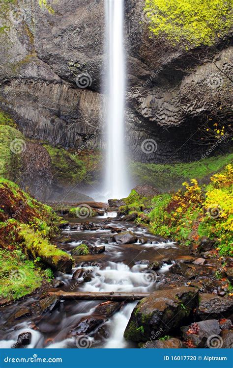 Waterfall In Oregon Autumn Stock Photo Image Of Waterfall 16017720