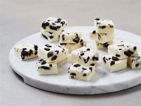 Bake two sheets at a time until the edges of the cookies are set but the get our best recipes, life hacks, diy ideas & more… delivered right to your inbox. Trisha Yearwood Recipes Desserts Fudge & Cookies / Trisha ...