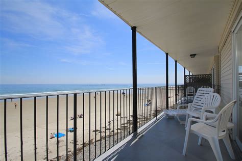 Atlantic Oceanfront Motel At Wells Beach Maine In Wells Best Rates