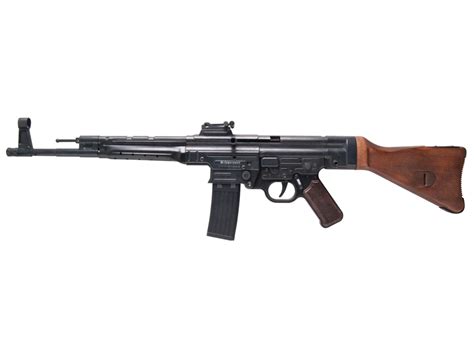 The sturmgewehr has damage and range like an lmg but with stability close to a thompson m1a1 or mp40 making it effective for different ranges. Waffennetz.de - Sturmgewehr StG 44 Nachbau im Kaliber .22 l.r.