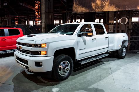 2017 Silverado Hd Gets New Diesel Engine New Colors And More Gm
