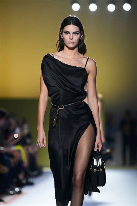 Kendall Jenner Legs In Pantyhose Versace Fashion Show In Milan Legs Cool