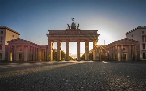 Brandenburger Tor (Berlin) was eerily beautiful during yesterday's