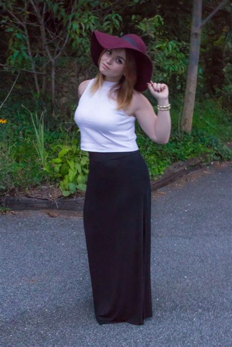 wearing a floppy hat with a casual maxi skirt outfit casual maxi skirt maxi skirt outfits
