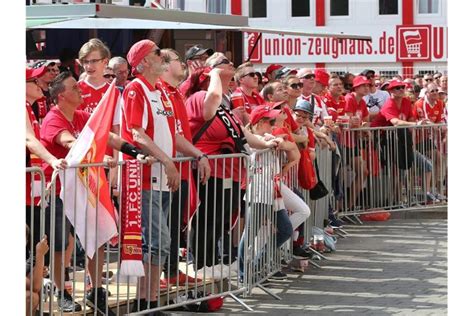 There are 2,200 tickets for away fans. Union Berlin: Sehnsucht nach erstem Bundesliga-Aufstieg