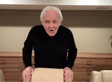 Anthony Hopkins celebra en las redes que lleva 47 años sobrio