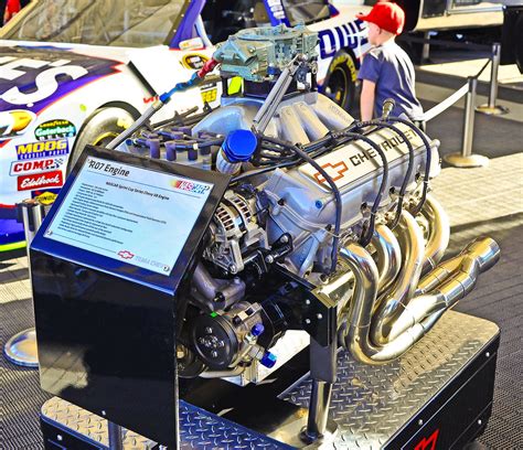 But while a nascar engine may look like its showroom counterpart, the wildly different requirements for the two mean that they are built in completely different ways. RO7 Engine - Nascar Sprint Cup Series Chevy V8 Engine - La ...