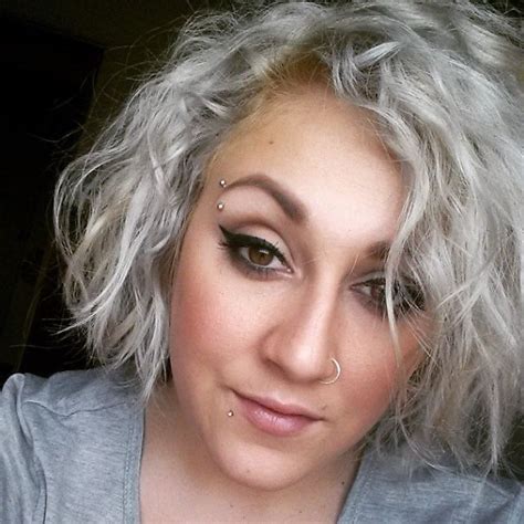 Granny Hair Trend Young Women Are Dyeing Their Hair Gray Bored Panda