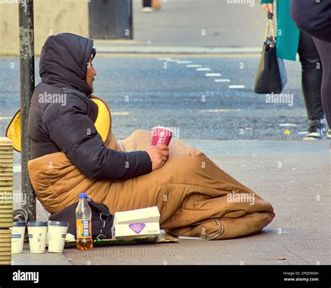 Poverty And Homelessness Hi Res Stock Photography And Images Alamy